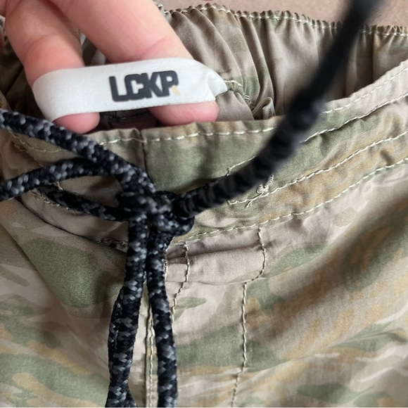 LCKR Camo Cargo Camo Pants Size M - Picture 4 of 13